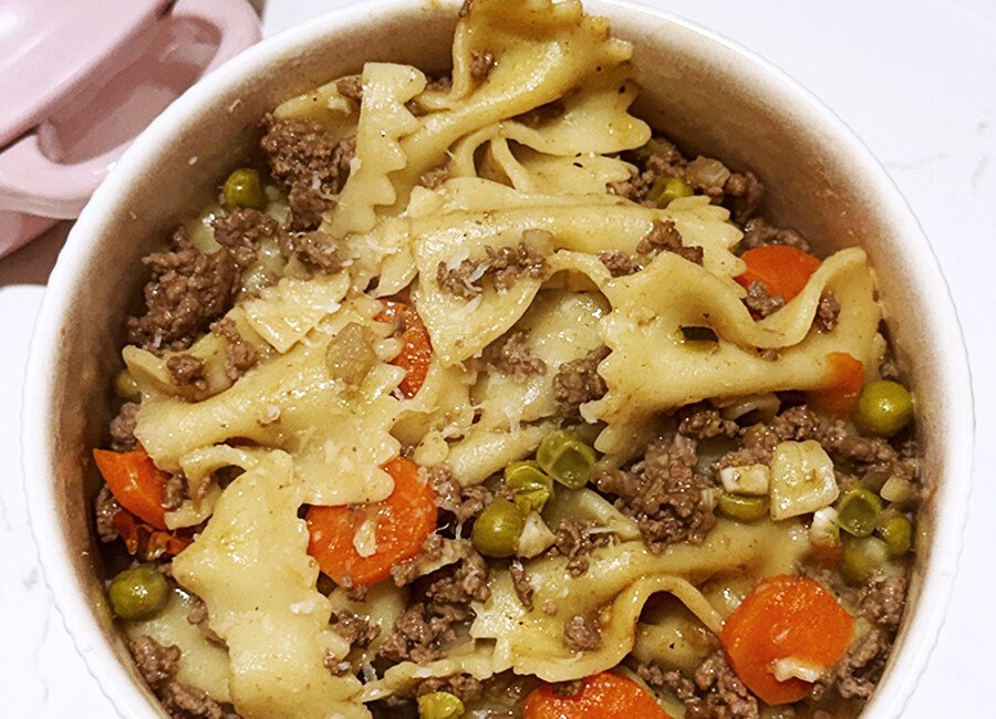 One-Pan Pasta Primavera with Lean Ground Beef